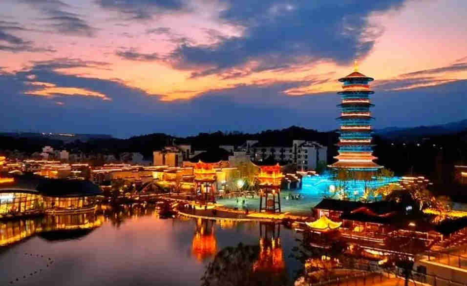 水墨江西|廬山、鄱陽湖石鐘山、景德鎮、婺源篁嶺、三清山四日游